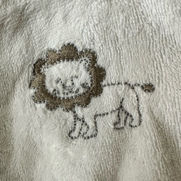 Just Born white terry cloth hooded robe, size 0-9M - Picture 5 of 6